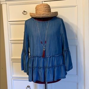 🌎 Crown & Ivy chambray blouse; size M